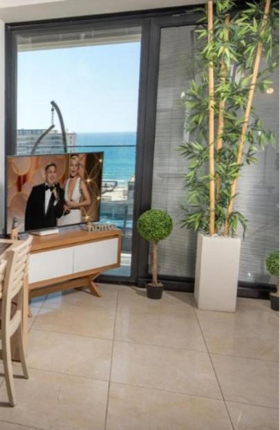 Bat Yam Luxery 5Br Sea View Suite Екстер'єр фото